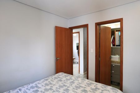 Apartamento à venda com 80m², 3 quartos e 1 vaga Apartamento à venda com 80m², 3 quartos e 1 vagaSuíte
