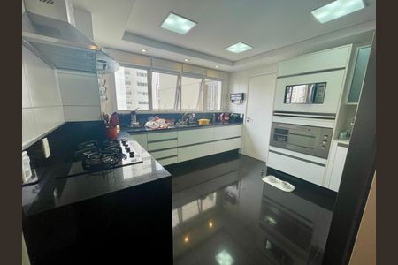 Apartamento à venda com 380m², 4 quartos e 5 vagas