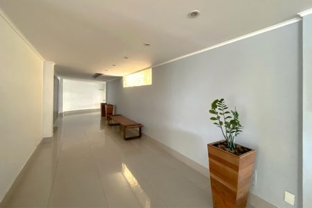 Apartamento à venda com 78m², 3 quartos e 2 vagas Apartamento à venda com 78m², 3 quartos e 2 vagasÁrea comum - Hall