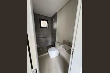Banheiro  de apartamento para alugar com 1 quarto, 60m² em Portão, Curitiba