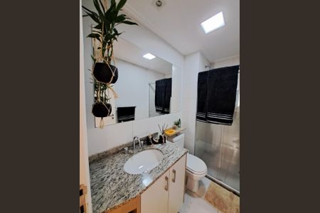 Apartamento à venda com 81m², 3 quartos e 1 vagaBANHEIRO