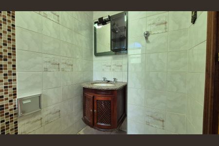 Casa à venda com 180m², 3 quartos e 2 vagasBanheiro da suíte