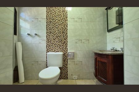 Casa à venda com 180m², 3 quartos e 2 vagasBanheiro da suíte