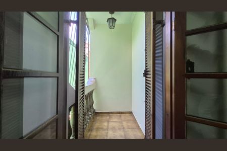 Casa à venda com 180m², 3 quartos e 2 vagasQuarto