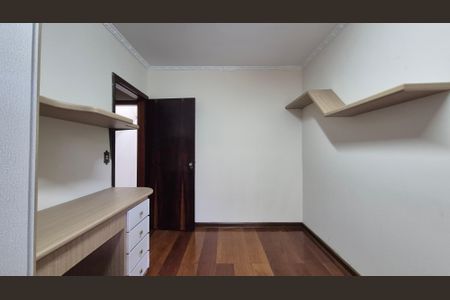 Casa à venda com 180m², 3 quartos e 2 vagasQuarto