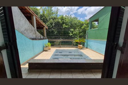 Casa à venda com 180m², 3 quartos e 2 vagasSuíte