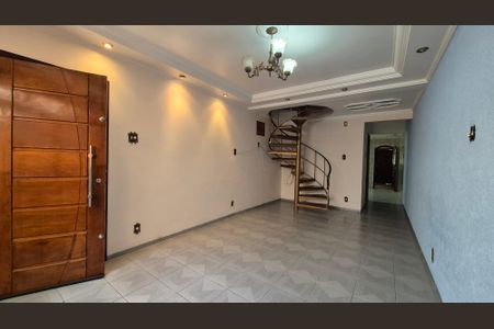 Casa à venda com 180m², 3 quartos e 2 vagasSala