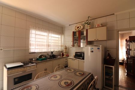 Casa à venda com 180m², 3 quartos e 4 vagasCozinha 