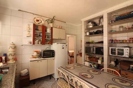 Casa à venda com 180m², 3 quartos e 4 vagasCozinha 