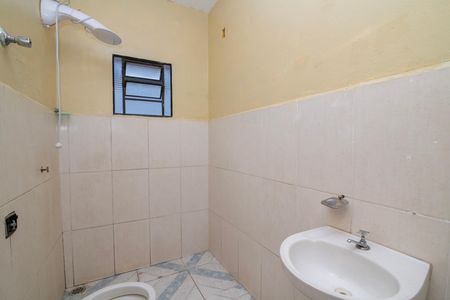 Casa para alugar com 48m², 2 quartos e 1 vaga Casa para alugar com 48m², 2 quartos e 1 vagaBanheiro