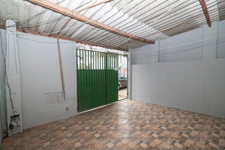 Casa para alugar com 48m², 2 quartos e 1 vaga Casa para alugar com 48m², 2 quartos e 1 vagaGaragem