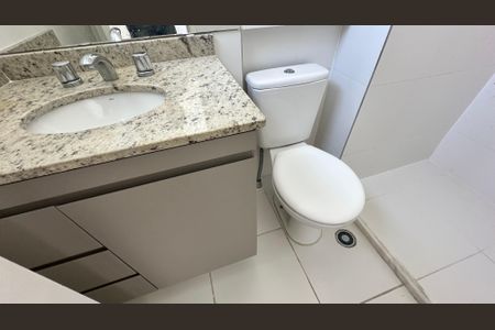 Apartamento à venda com 68m², 2 quartos e 1 vagaBanheiro social 