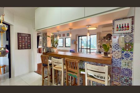 Apartamento à venda com 94m², 3 quartos e 2 vagas Apartamento à venda com 94m², 3 quartos e 2 vagasCozinha