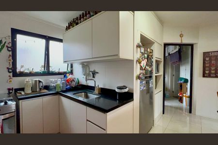 Apartamento à venda com 94m², 3 quartos e 2 vagas Apartamento à venda com 94m², 3 quartos e 2 vagasCozinha