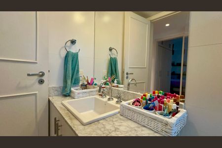 Apartamento à venda com 94m², 3 quartos e 2 vagas Apartamento à venda com 94m², 3 quartos e 2 vagasBanheiro