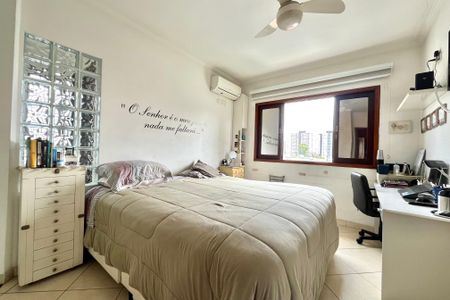 Casa à venda com 128m², 3 quartos e 4 vagasSuite