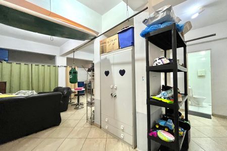 Casa à venda com 128m², 3 quartos e 4 vagasPorão 