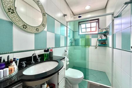 Casa à venda com 128m², 3 quartos e 4 vagasBanheiro da Suíte