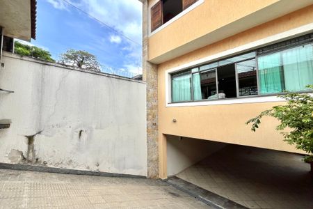 Casa à venda com 128m², 3 quartos e 4 vagasFachada