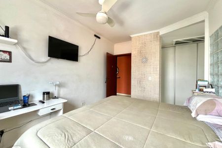 Casa à venda com 128m², 3 quartos e 4 vagasSuite