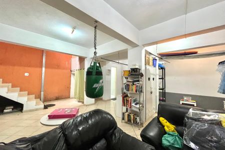 Casa à venda com 128m², 3 quartos e 4 vagasPorão 