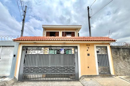 Casa à venda com 128m², 3 quartos e 4 vagasFachada