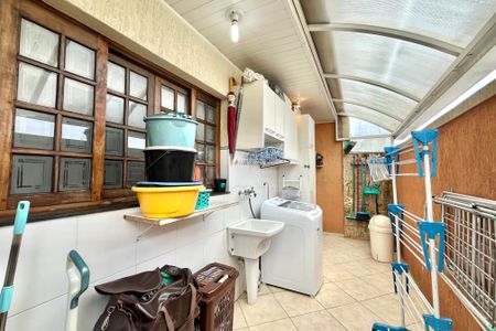 Casa à venda com 128m², 3 quartos e 4 vagasÁrea de Serviço