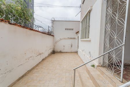 Casa à venda com 300m², 3 quartos e 3 vagas Casa à venda com 300m², 3 quartos e 3 vagasEntrada