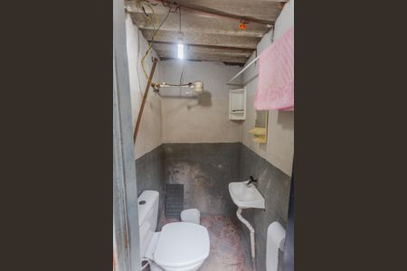 Casa à venda com 300m², 3 quartos e 3 vagas Casa à venda com 300m², 3 quartos e 3 vagasBanheiro do Quintal