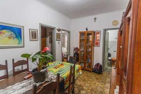 Casa à venda com 300m², 3 quartos e 3 vagas Casa à venda com 300m², 3 quartos e 3 vagasCopa