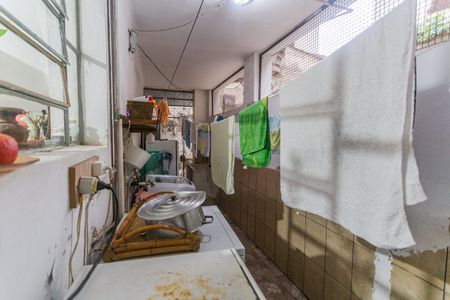 Casa à venda com 300m², 3 quartos e 3 vagas Casa à venda com 300m², 3 quartos e 3 vagasÁrea de Serviço