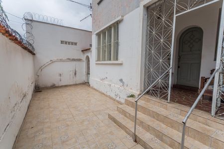 Casa à venda com 300m², 3 quartos e 3 vagas Casa à venda com 300m², 3 quartos e 3 vagasEntrada