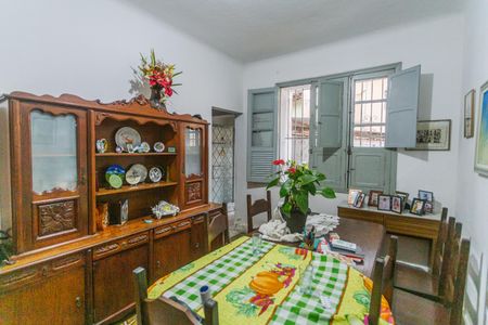 Casa à venda com 300m², 3 quartos e 3 vagas Casa à venda com 300m², 3 quartos e 3 vagasCopa