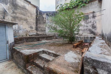 Casa à venda com 300m², 3 quartos e 3 vagas Casa à venda com 300m², 3 quartos e 3 vagasQuintal