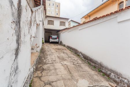 Casa à venda com 300m², 3 quartos e 3 vagas Casa à venda com 300m², 3 quartos e 3 vagasGaragem