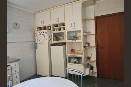 Cozinha de casa de condomínio para alugar com 3 quartos, 490m² em Bairro das Palmeiras, Campinas