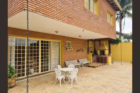 Casa de condomínio para alugar com 490m², 3 quartos e 3 vagas Casa de condomínio para alugar com 490m², 3 quartos e 3 vagasQuintal