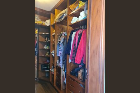 Casa de condomínio para alugar com 490m², 3 quartos e 3 vagas Casa de condomínio para alugar com 490m², 3 quartos e 3 vagasQuarto