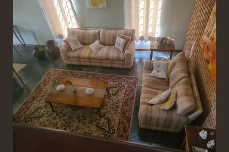 Casa de condomínio para alugar com 490m², 3 quartos e 3 vagas Casa de condomínio para alugar com 490m², 3 quartos e 3 vagasSala