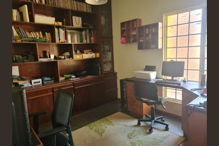 Casa de condomínio para alugar com 490m², 3 quartos e 3 vagas Casa de condomínio para alugar com 490m², 3 quartos e 3 vagasEscritório