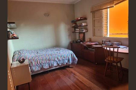 Casa de condomínio para alugar com 490m², 3 quartos e 3 vagas Casa de condomínio para alugar com 490m², 3 quartos e 3 vagasQuarto