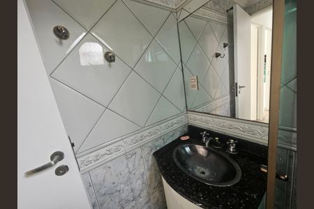Apartamento à venda com 56m², 2 quartos e 1 vaga Apartamento à venda com 56m², 2 quartos e 1 vagaBanheiro Social