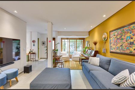 Casa à venda com 3 quartos, 210m² em Granja Julieta, São Paulo