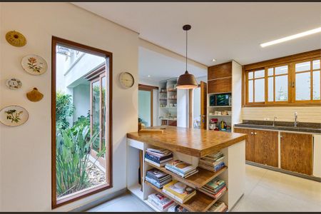 Casa à venda com 3 quartos, 210m² em Granja Julieta, São Paulo