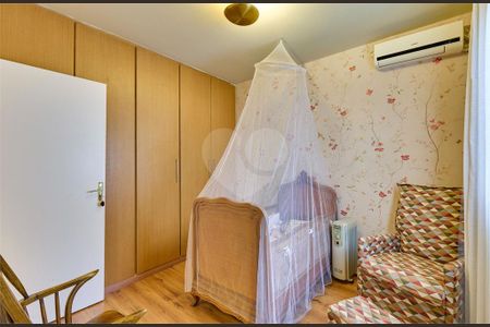 Casa à venda com 3 quartos, 210m² em Granja Julieta, São Paulo