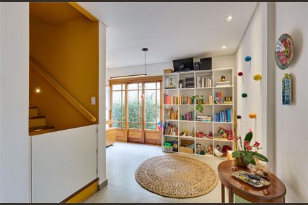 Casa à venda com 3 quartos, 210m² em Granja Julieta, São Paulo