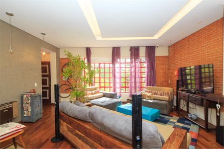 Casa à venda com 3 quartos, 340m² em Chácara Monte Alegre, São Paulo