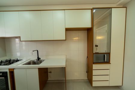 Cozinha de apartamento à venda com 2 quartos, 57m² em Jardim Timbauhy, Barueri