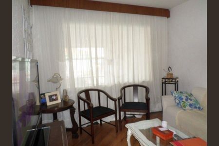 Casa à venda com 3 quartos, 166m² em Vila Brasilina, São Paulo