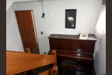 Casa à venda com 3 quartos, 166m² em Vila Brasilina, São Paulo